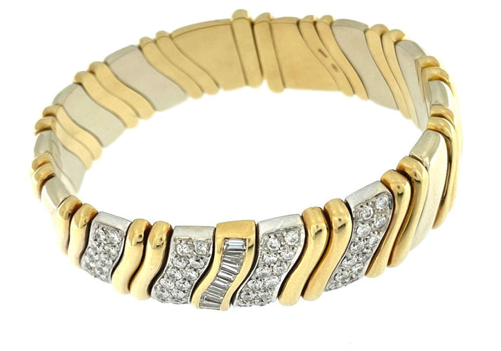 Bracelet Bracelet italien manchette or jaune et or blanc avec diamants 58 Facettes