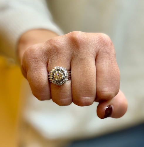 Bague 54 Bague ancienne en or blanc 18 carats et diamants 58 Facettes