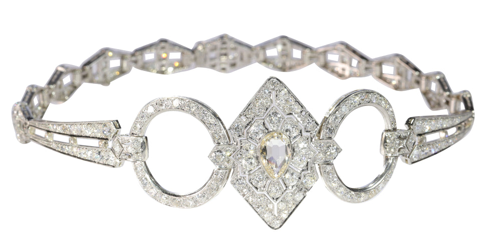 Collier Glamour des Années folles : Collier et coiffe vintage Art déco en diamants pour chien 58 Facettes 23023-0064