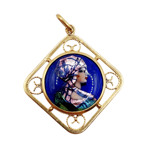 Pendentif Pendentif Art nouveau Limoges en or 18k, plaque émaillée à la jeune fille 58 Facettes A06402