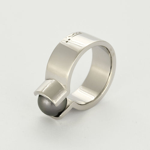 Bague 61 Bague moderniste en or gris et perle de culture grise 58 Facettes TAR1516