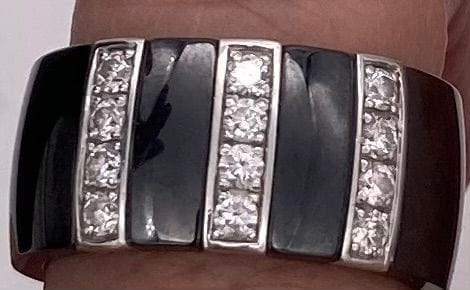 Bague 54 Bague Céramique et Diamants 58 Facettes