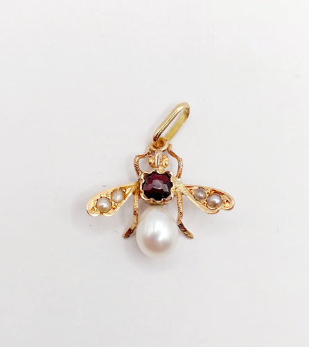 Pendentif Pendentif abeille or rose, grenat et perles (circa 1900) 58 Facettes A06273