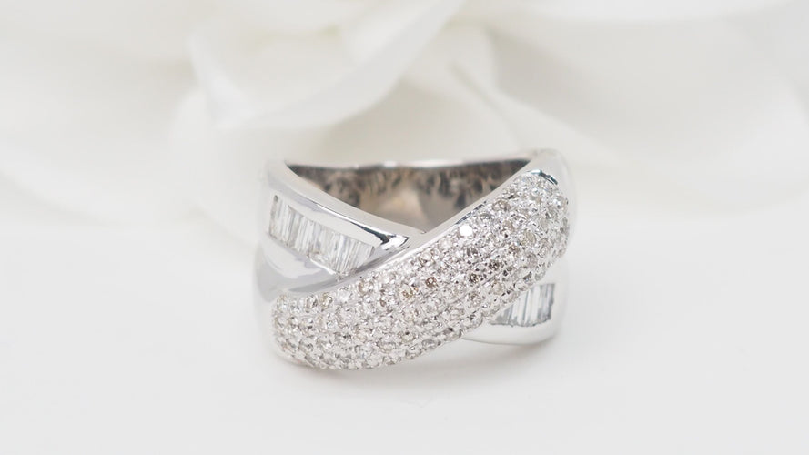 Bague 56 Bague croisée en or blanc et diamants 58 Facettes 32589
