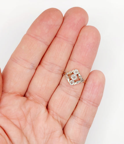 Bague 52 Bague antique diamants taille roses en or 18k monture fleurie 58 Facettes A06398