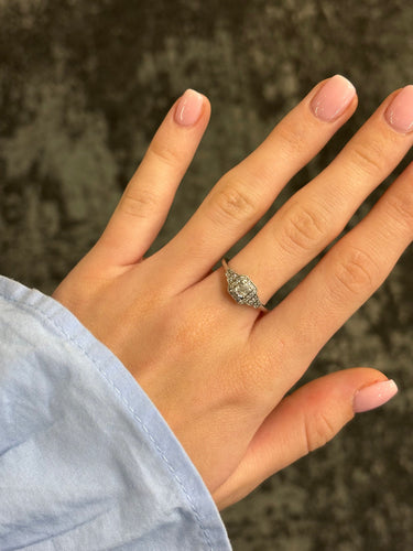 Bague 54 Solitaire Mauboussin Un Automne 1930 or blanc et diamants 0,40 ct 58 Facettes