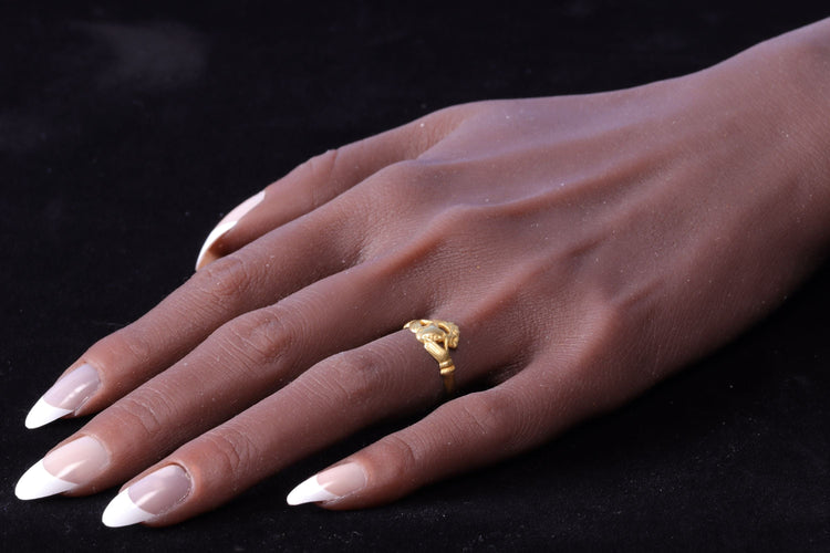 Bague 53 L'amour à travers les siècles : une bague Claddagh hollandaise de 1670 58 Facettes 23304-0151