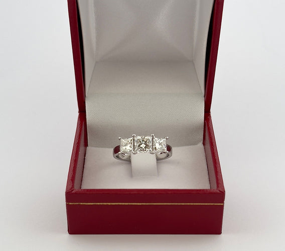 Bague Bague or blanc trilogie diamants certifié GIA 58 Facettes