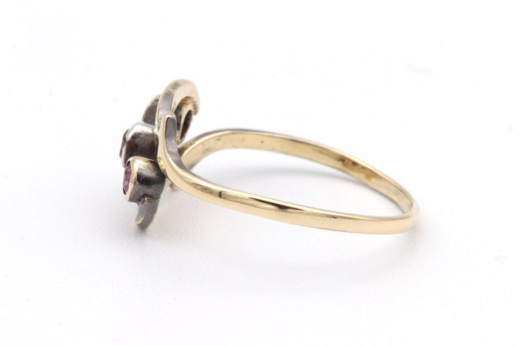 Bague 53 Bague Art Nouveau en or jaune sertie de rubis et d'un diamant 58 Facettes 19531