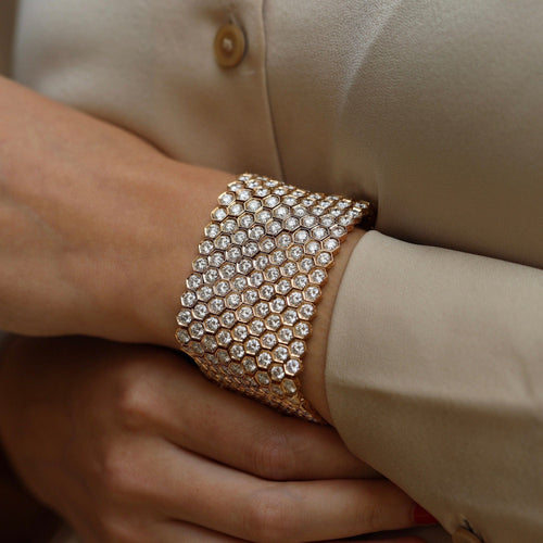 Bracelet Bracelet Manchette Souple Or 18k – 351 Diamants Brillants G-VS – 59.90 cts – 113.80 g 58 Facettes FB10860