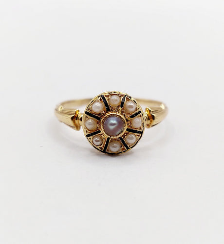 Bague 53 Bague cible antique or jaune 18k perles et émail noir (circa 1900) 58 Facettes A06001