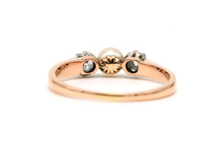 Bague 55 Bague Art Déco sertie d'une perle et de diamants old-cut en or jaune et blanc 18 carats 58 Facettes B787