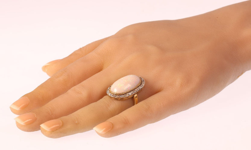 Bague 50 Splendeur de la fin de l'époque victorienne : l'élégance intemporelle de l'opale 58 Facettes 21098-0255