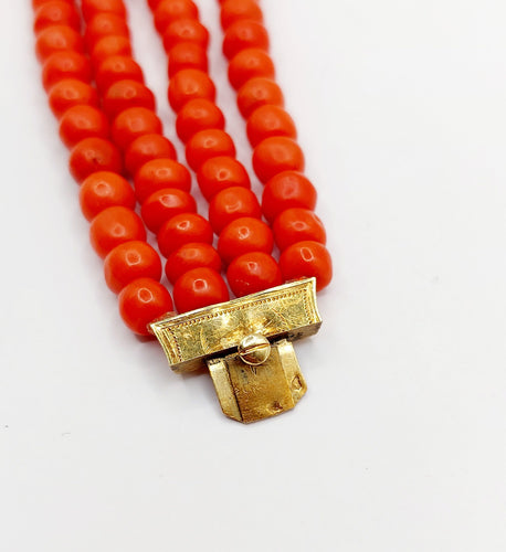 Bracelet Bracelet or jaune, rangs de perles de corail (circa 1880) 58 Facettes A06367