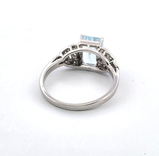 Bague vintage en or blanc avec aigue-marine de 2,40 ct et diamants de 0,25 ct