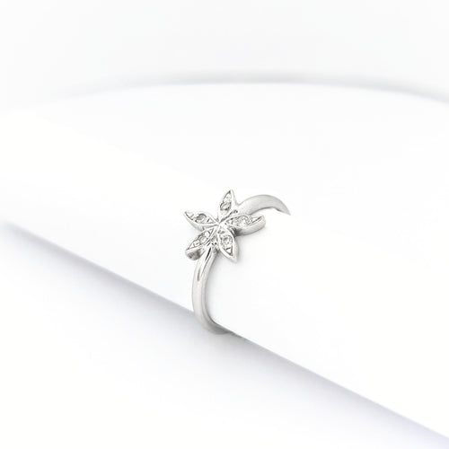 Bague 48 Bague florale en or blanc et diamants 58 Facettes 30091