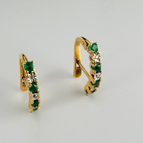 Boucles d'oreilles Boucle d'oreille en or jaune avec diamants et émeraudes 58 Facettes 2505020