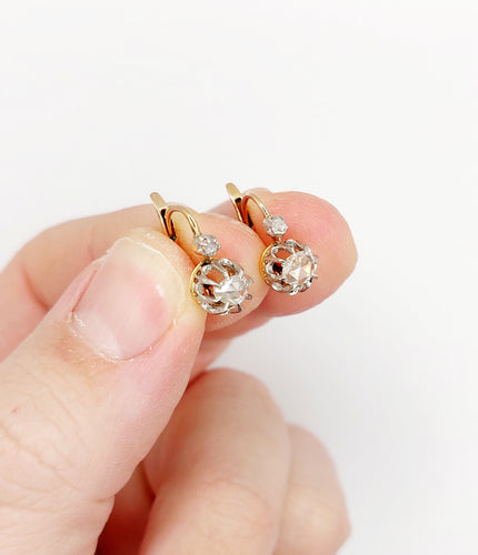 Boucles d'oreilles Dormeuses antiques en or rose 18k et diamants taille rose 58 Facettes A06338