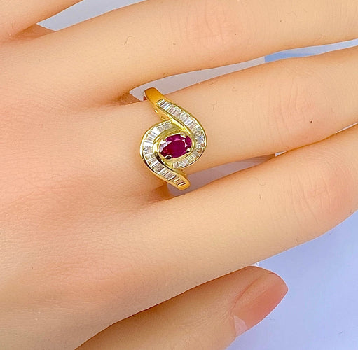 Bague Bague or jaune, rubis et 38 diamants baguettes 58 Facettes AB419