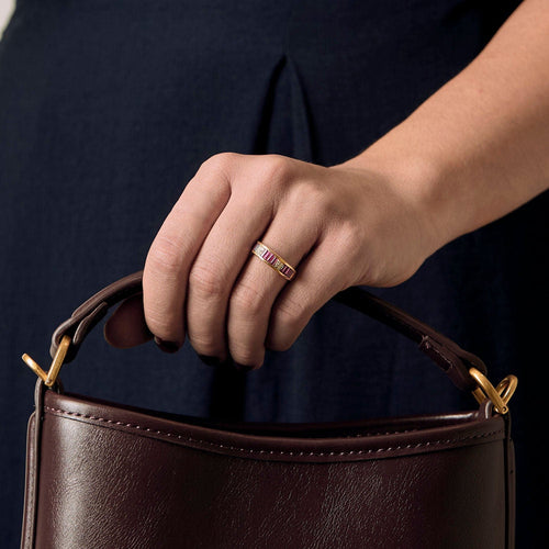 Bague 54 Bague jonc en or jaune, diamants et rubis de synthèses 58 Facettes CRE0100X9