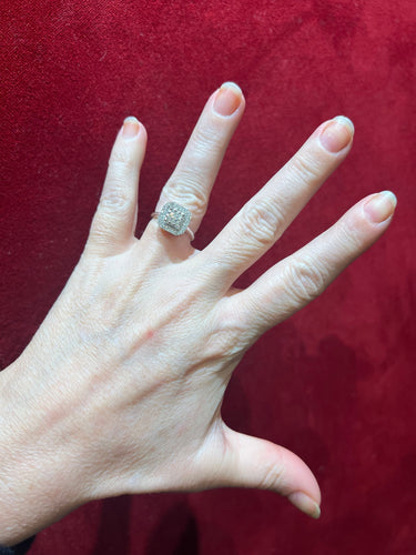 Bague 56 bague en or blanc 18ct sertie d'un pavage de diamants 58 Facettes 4925 A