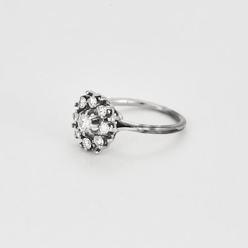 Bague Marguerite en or gris et diamants