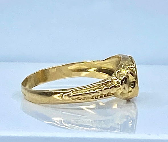 Chevalière en or jaune 18 carats vers 1900