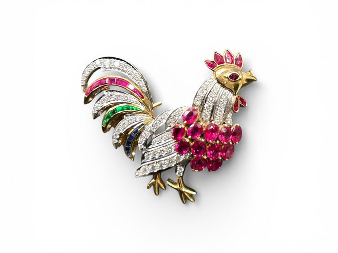Broche Broche coq pavée de diamants, rubis et saphirs en or jaune et blanc 18k 58 Facettes