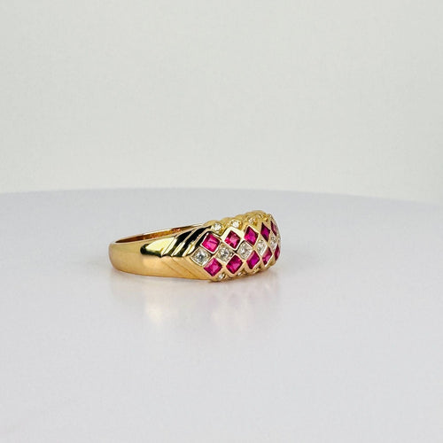 Bague 57.5 Bague en or jaune ornée de rubis et de diamants à facettes carrées 58 Facettes 2511004