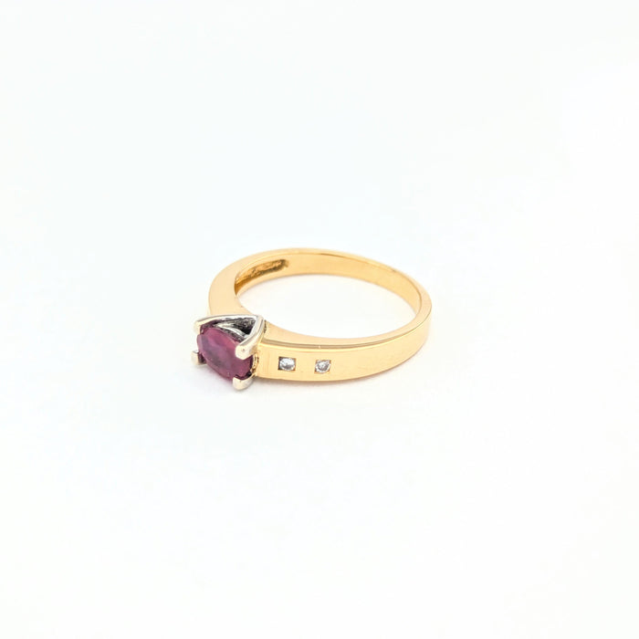 Bague or jaune, rubis, diamants