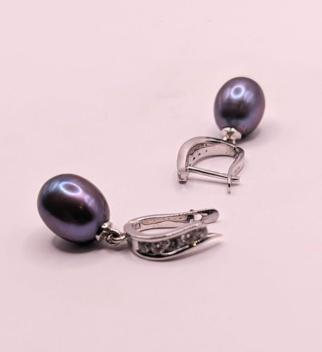 Boucles d'oreilles Boucles d'oreilles en or blanc diamants et perles grises 58 Facettes