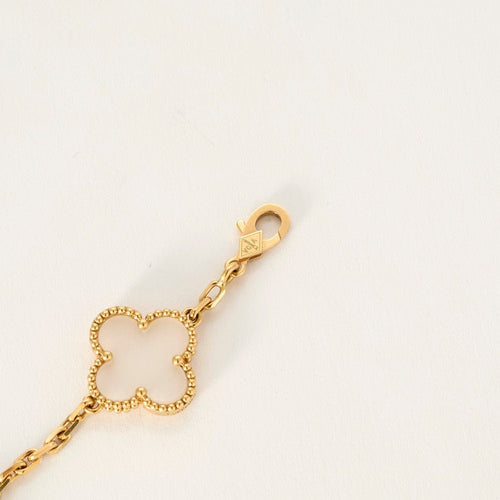 Bracelet VAN CLEEF & ARPELS - ALHAMBRA - Rare Bracelet en or jaune et cristal de roche. 58 Facettes 58FC3