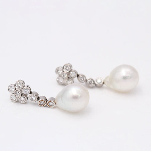 Boucles d'oreilles Earrings with Australian pearl and diamonds 58 Facettes D359536JC