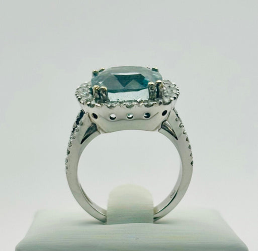 Bague 54 Bague en or blanc avec halo central d'aigue-marine et de diamants 58 Facettes 50298