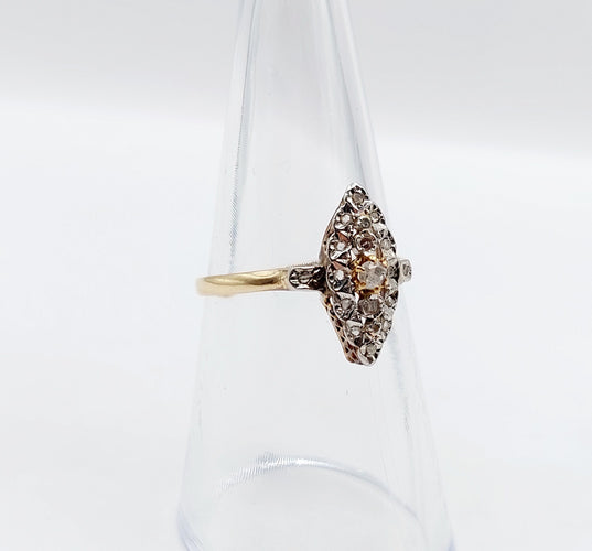 Bague marquise or jaune, platine et diamants (circa 1900)