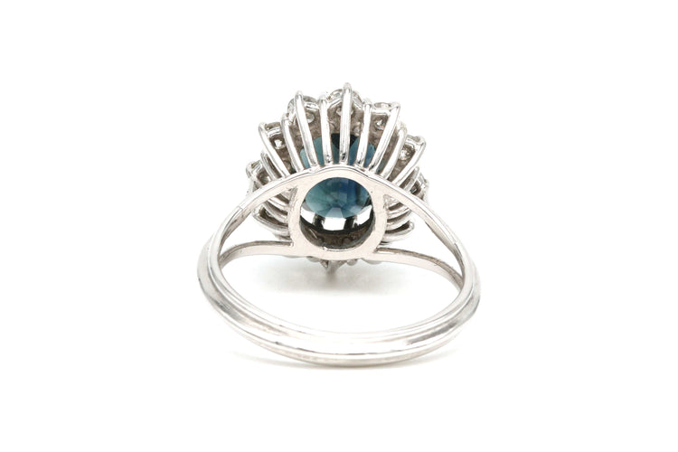 Bague 53 Bague Années 70 en or blanc 18 carats sertie d'un saphir et de diamants 58 Facettes 21734