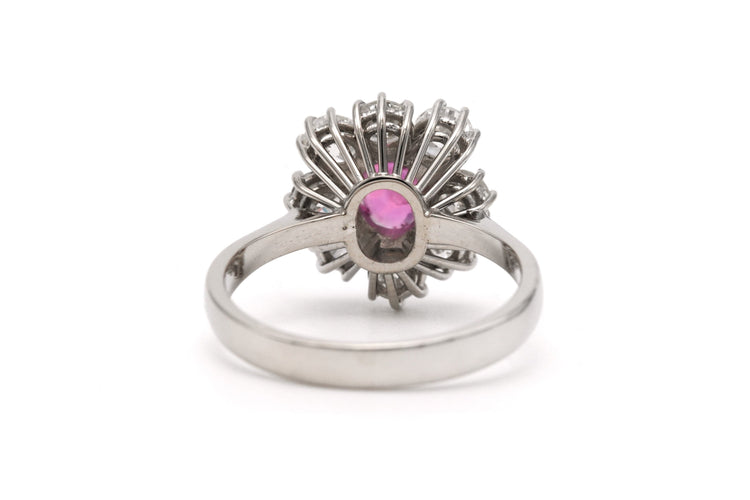 Bague 54 Bague contemporaine sertie d’un saphir rose en or blanc et diamants 58 Facettes 23282