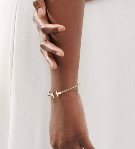 Bracelet Bracelet jonc Tiffany & Co en or jaune 18 carats 58 Facettes