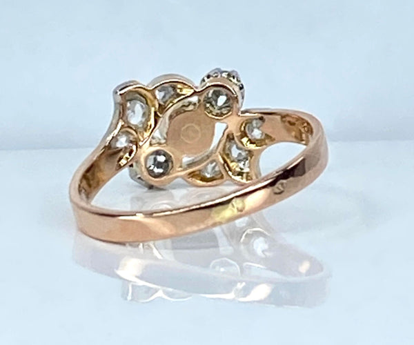 50 Bague en or, diamants et perle 58 Facettes AB568