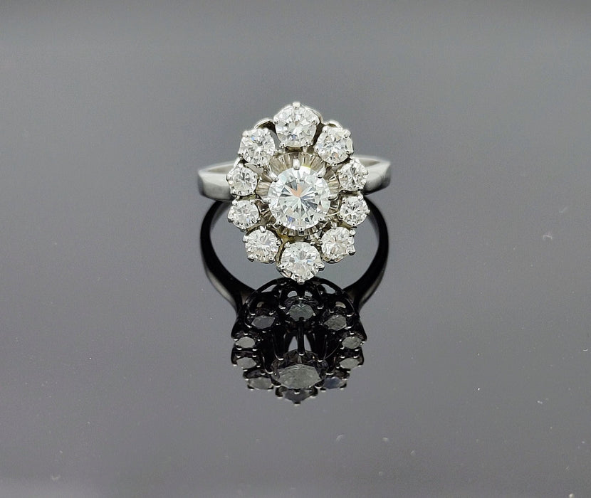 Bague 56 Bague marguerite en or blanc avec diamants 58 Facettes