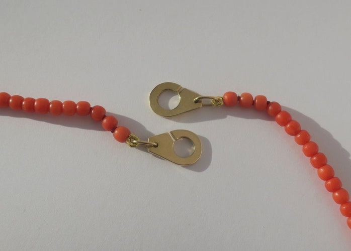 Collier Collier choker perles de corail en or jaune 18k 58 Facettes