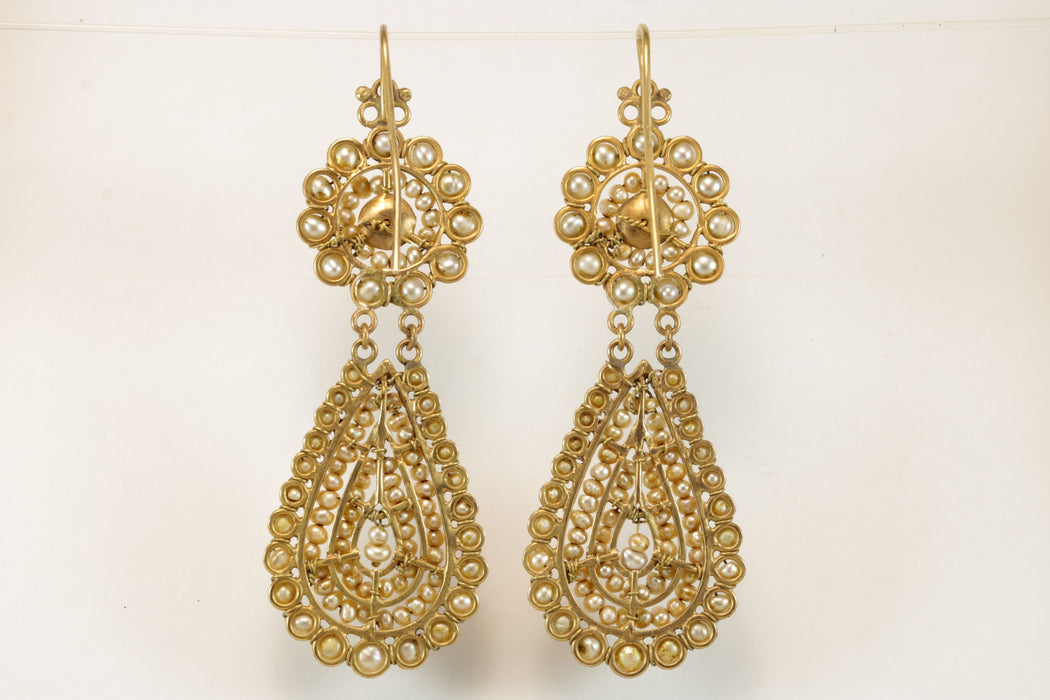 Boucles d'oreilles en or et perles anciennes