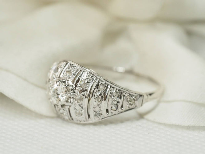 Bague 57.5 Bague dôme années 30 or blanc et diamants 58 Facettes 29409