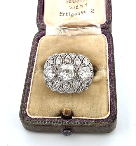 Bague 54 Splendide bague art déco en platine avec de gros diamants centraux et diamants environnants 58 Facettes