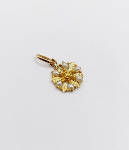Pendentif Pendentif fleur antique en or 18k et perles (circa 1900) 58 Facettes A06540