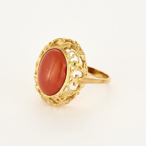 Bague en or jaune et corail