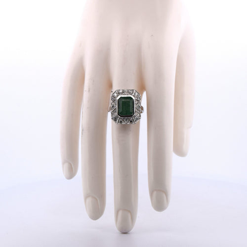 Bague 56 Bague Art Déco en or jaune, émeraudes et diamants 58 Facettes