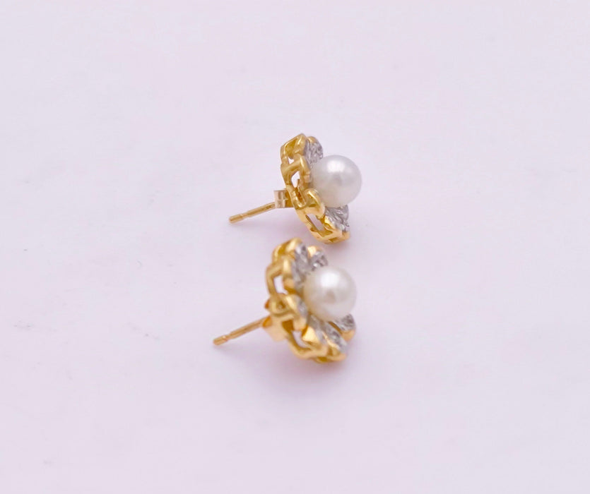 Boucles d'oreilles Paire de boucles d'oreilles en or avec perle et diamant 58 Facettes