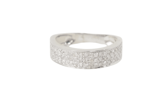 Bague 50 Bague en or blanc et diamants 58 Facettes 21045