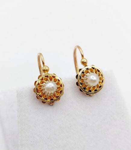 Boucles d'oreilles Dormeuses fleurs antiques en or 18k et perles (circa 1900) 58 Facettes A06493
